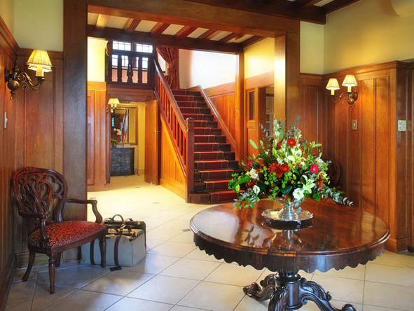 St James Manor - Entrance
